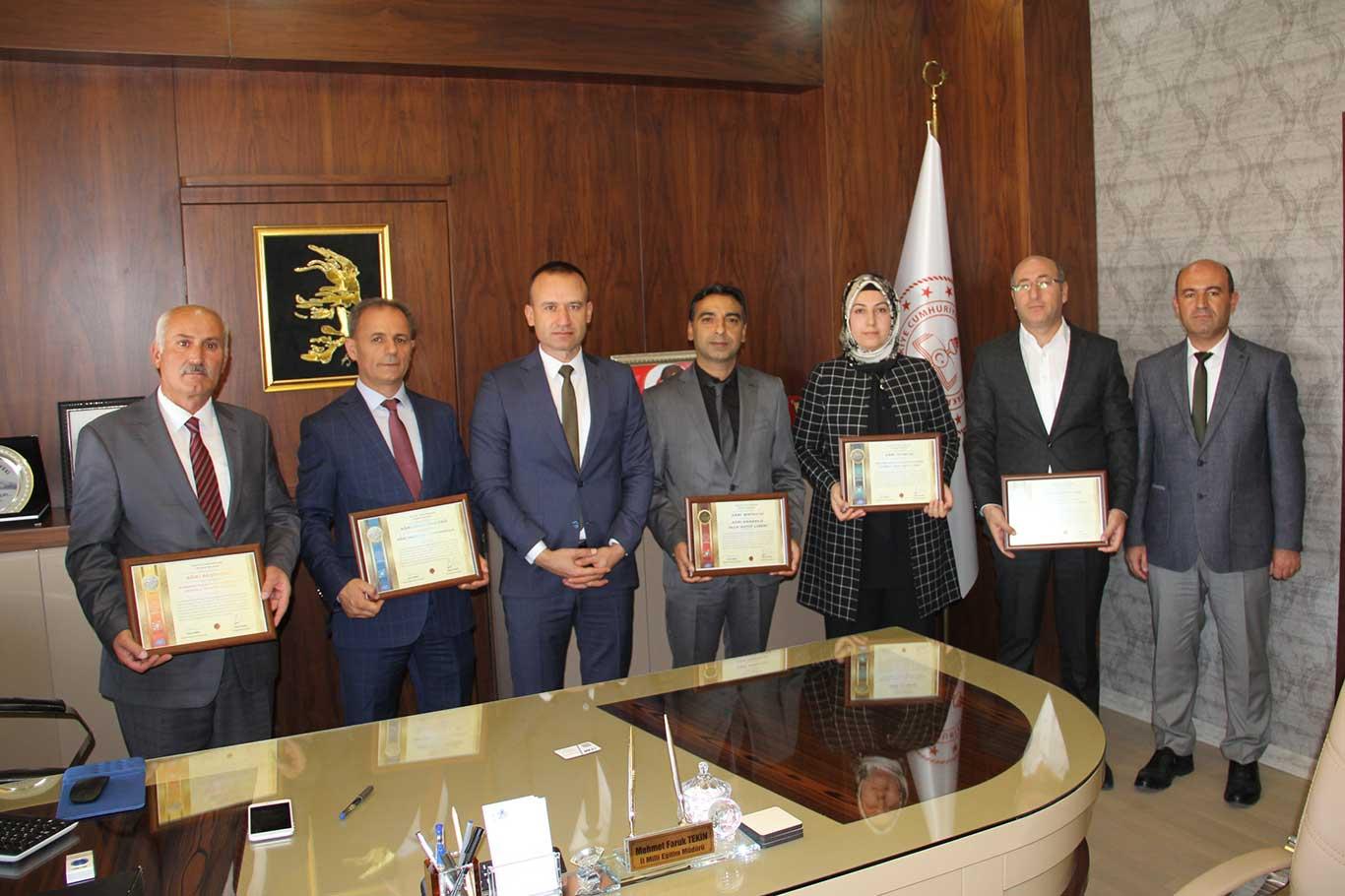 Ağrı’da 5 imam hatip okuluna başarı belgesi verildi Ağrı’da 5 imam hatip okuluna başarı belgesi verildi